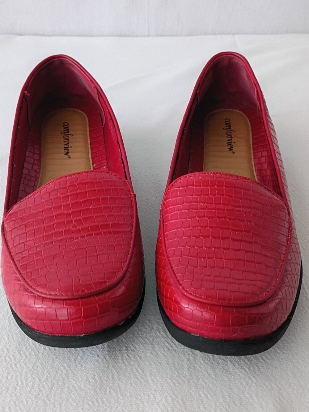 Comfortview Jenna red croc-embossed loafers, Women’s Size 8